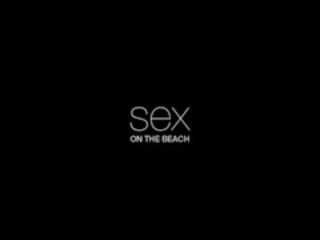 Słodkie sztuka seks wideo z lubieżny para na plaża
