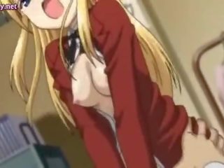 Blond anime teismeline naudib suur hammer
