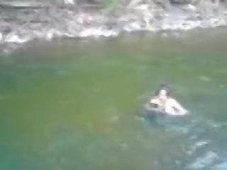 Wspaniały i cycate amatorskie nastolatka cecha pływanie nagi w the rzeka - fuckmehard.club