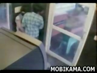 Sex video v bankomat kabína
