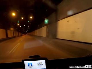 Απίστευτος πραγματικότητα - αγνώστους ηδονοβλεψίες κοιτώντας τσέχικο ταξί αμάξι σε δράση