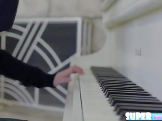 Sexy petite Sammie Daniels sucks at her piano lesson gets fucked