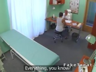 Doc fucks ruský pacient