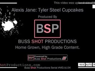 Aj.04 alexis jeanne & tyler steel cupcakes bussshotproductions.com aperçu