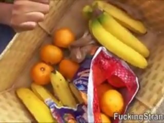 Hitchhiker 水果 vendor 青少年 钻石 梦露 性交 在 公