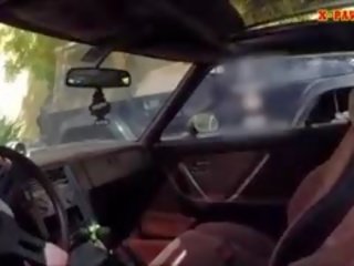 ब्लोंड बिंबो देता है एक रोड सरपंच जबकि टेस्ट driving उसकी कार
