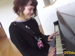 Yhivi κλιπ μακριά από πιάνο δεξιότητες followed με σκληρό xxx βίντεο και σπέρμα πέρα αυτήν πρόσωπο! - featuring: yhivi / james deen