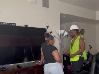 Construction працівник уява жінка kendale дати його клієнт a біб в той час як на в робота