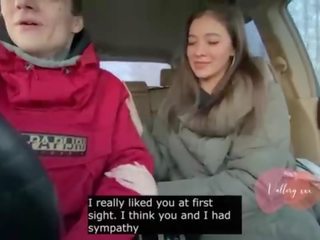 Piilumine kaamera reaalne vene suhuvõtmine sisse auto koos conversations